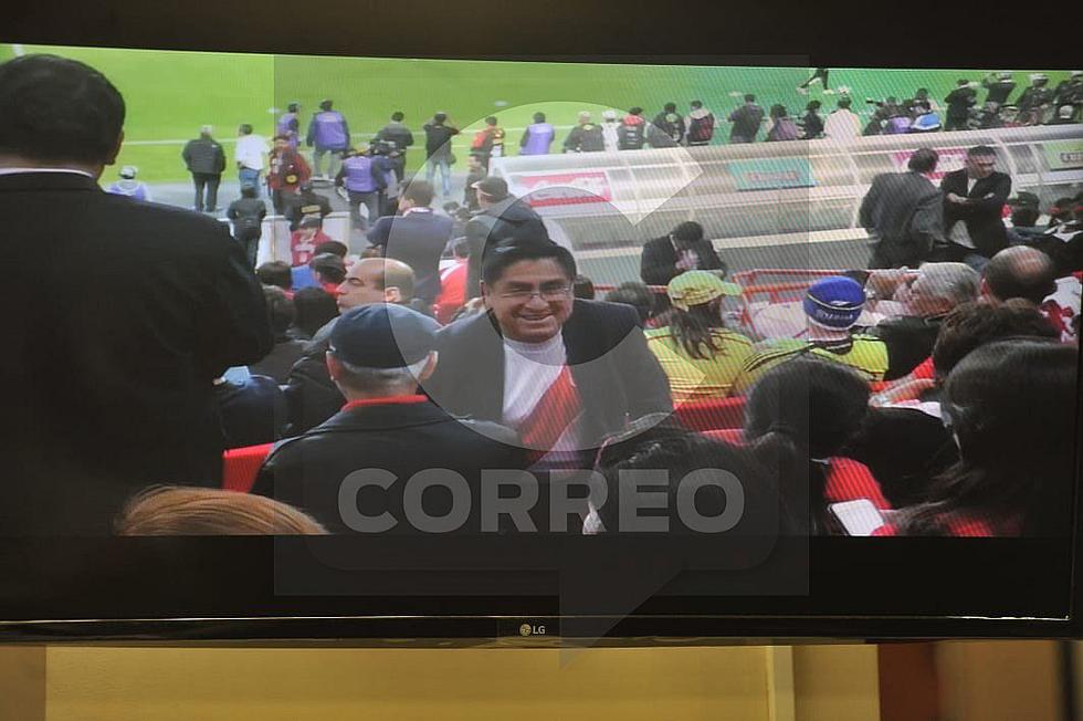 César Hinostroza recibió entradas para 12 partidos de Perú a cambio de favores judiciales, según fiscal
