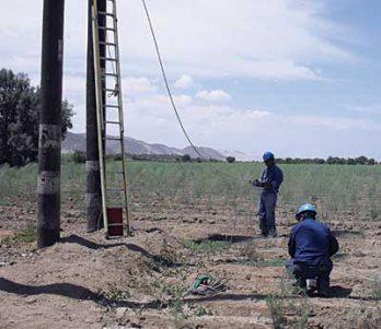 Roba cables dejan sin energía a dos distritos