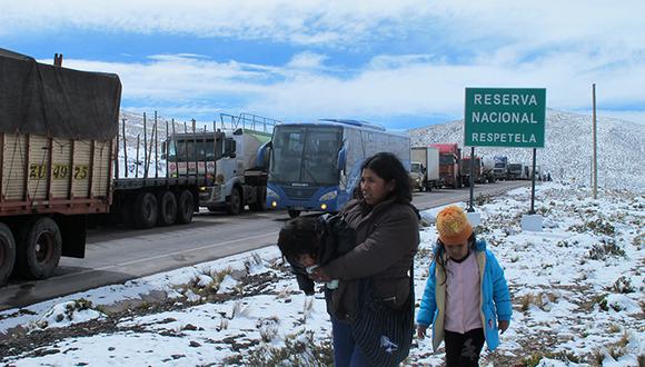 Hallan con vida a familia desaparecida durante nevada en Puno