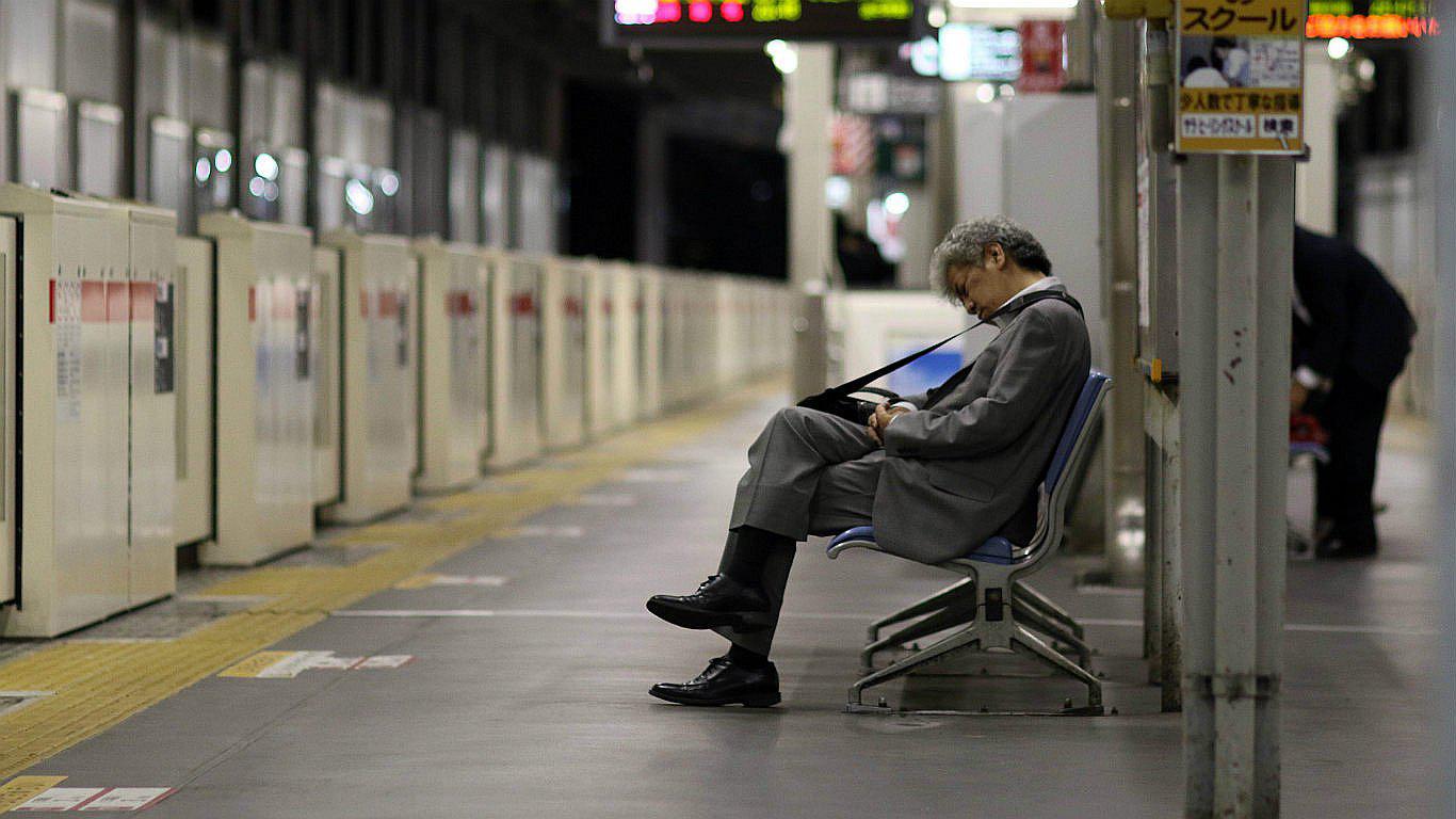 Más de 2.000 personas pierden la vida en Japón por exceso de trabajo