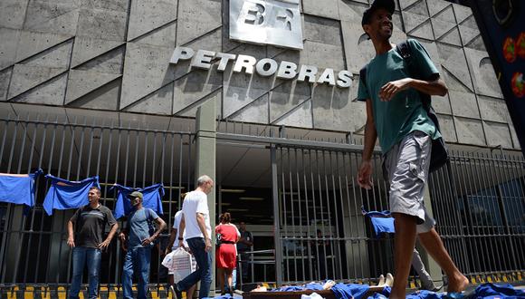 Presidenta y directores de Petrobras renunciaron por escándalo de corrupción
