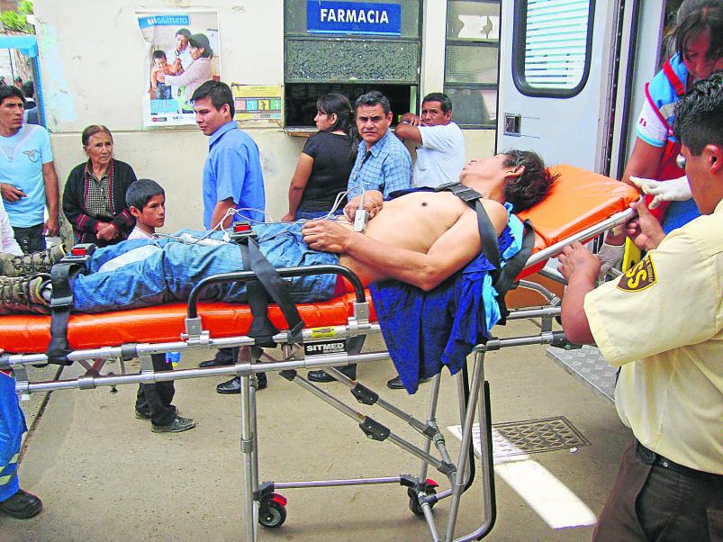 Hombre muere al caer por tragaluz 