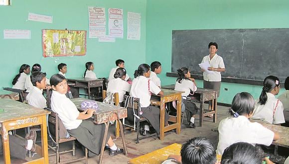 Gobierno asigna bono de S/.300 para maestros 
