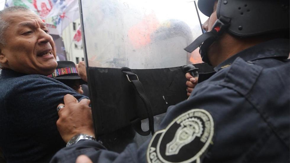 Keiko Fujimori: Se unen más simpatizantes fujimoristas y se generan disturbios afuera de Sala Penal | Galería 