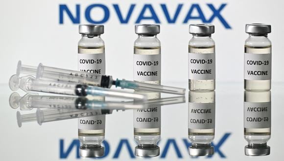 La a presidenta de la Comisión Europea, Ursula von der Leyen, señaló que necesitan intensificar la vacunación y la administración de refuerzos ante la propagación de ómicron. (Foto: JUSTIN TALLIS / AFP)