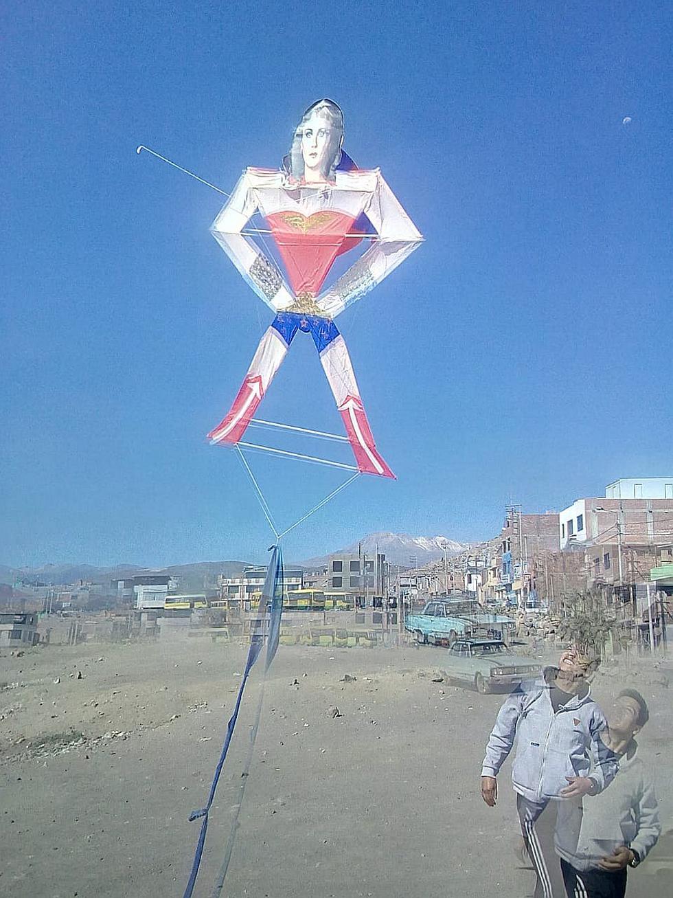 Niños participaron en III Concurso de cometas (FOTOS)