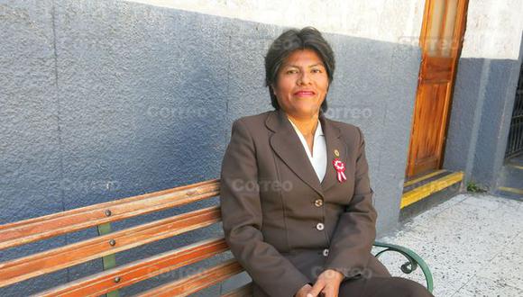 Orgullo de Arequipa: Maestra Eva Valeriano ganó las 'Palmas Magisteriales 2015'
