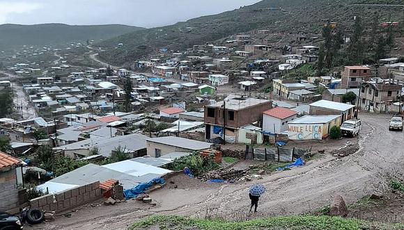 Huayco en Chuquibamba causa daños materiales