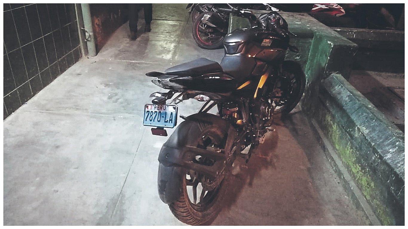 Hampones roban moto y abandonan vehículo usado para fechoría 
