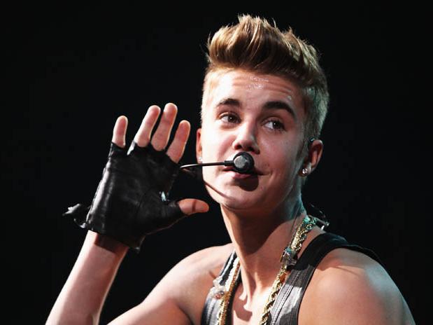 Jon Bon Jovi llama "estúpido" a Justin Bieber