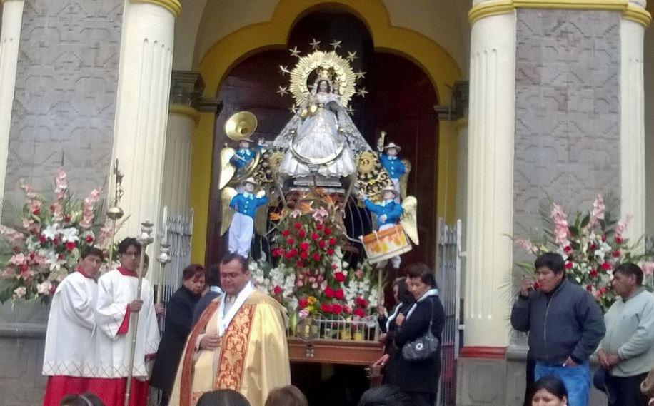 Puno: este es el vestuario de la Virgen de la Candelaria 2016