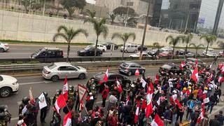 Reportan protestas en la Av. Javier Prado, en San Borja, tras asunción de mando de Pedro Castillo