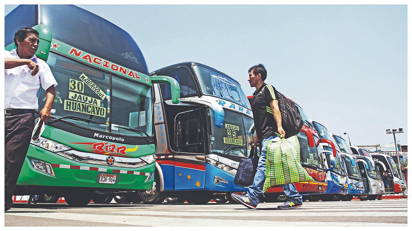 ​Transportistas anuncian huelga nacional por subida de combustible