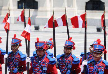 Evalúan declarar como Patrimonio Cultural de la Nación a cambio de guardia de los Húsares de Junín
