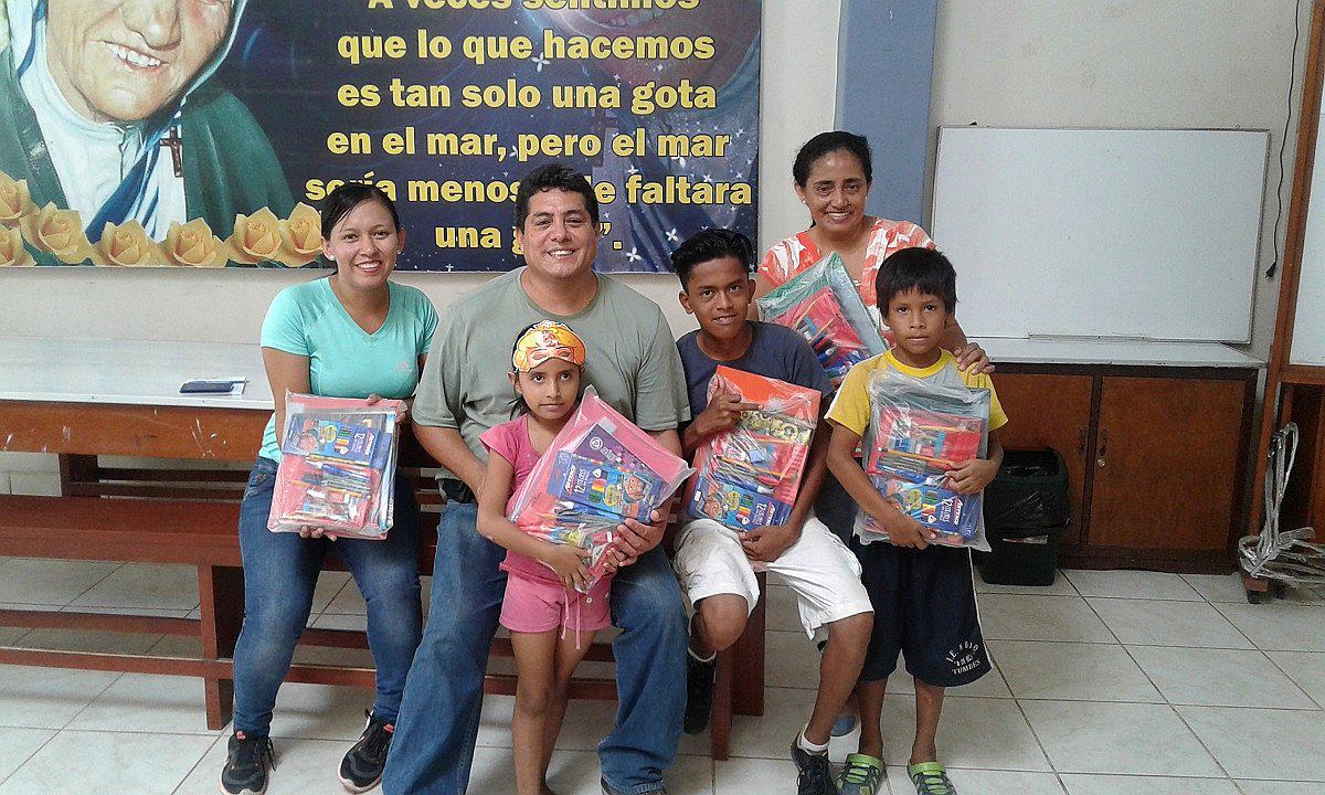Beneficencia Pública entrega kits escolares a niños de sus programas sociales 