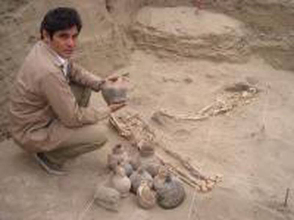 Descubren 14 nuevas tumbas con restos de sacerdote de cultura Mochica