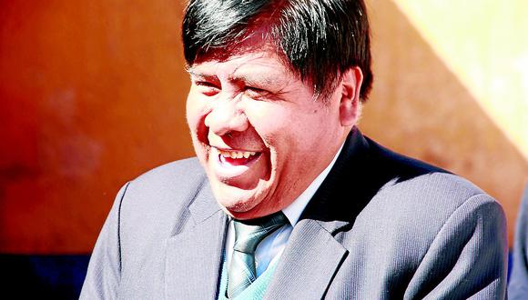 Gobernador de Puno también se ríe de la justicia peruana