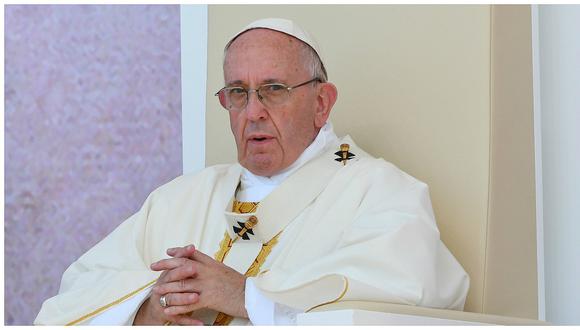Papa Francisco pide a los jóvenes que se levanten del "sofá" y decidan su futuro