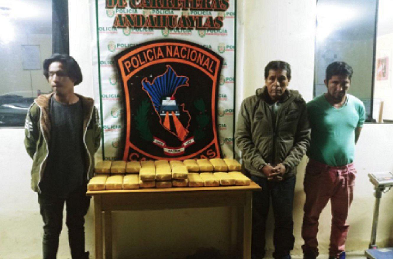 ​Apurímac: Detienen a tres sujetos que trasladaban droga de alta pureza