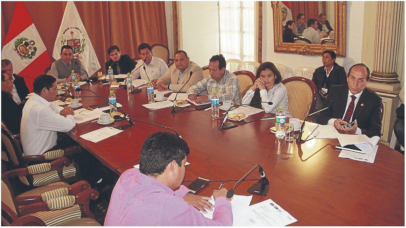 Consejeros regionales solicitan sus licencias para proceso electoral 