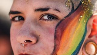 Argentina: la comunidad LGBTIQ sale a marchar y reclamar la “ley trans” (FOTOS)