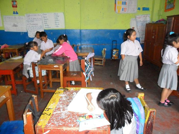 Alumnos del segundo grado 'B' no tienen docente en I.E Mercedes Ávalos