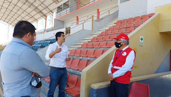El Director del IPD Lima., Máximo Pérez inspeccionó estadio Miguel Grau, posible sede del Mundial Sub 17.