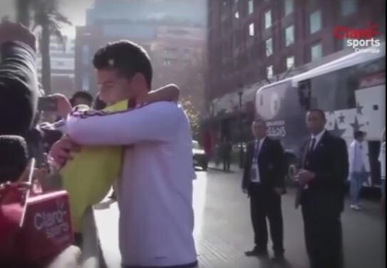 ​Copa América: Niño llora al conocer a James Rodríguez (VIDEO)