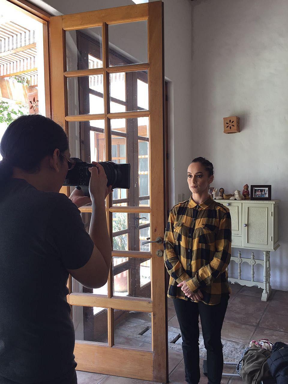 Jimena Lindo protagoniza viodeoclip de Chino