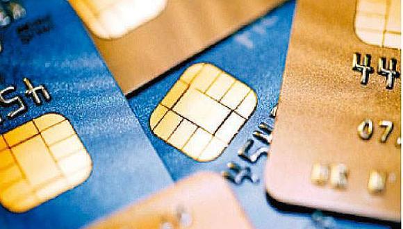 Tarjetas de crédito y débito deberán contar con un chip