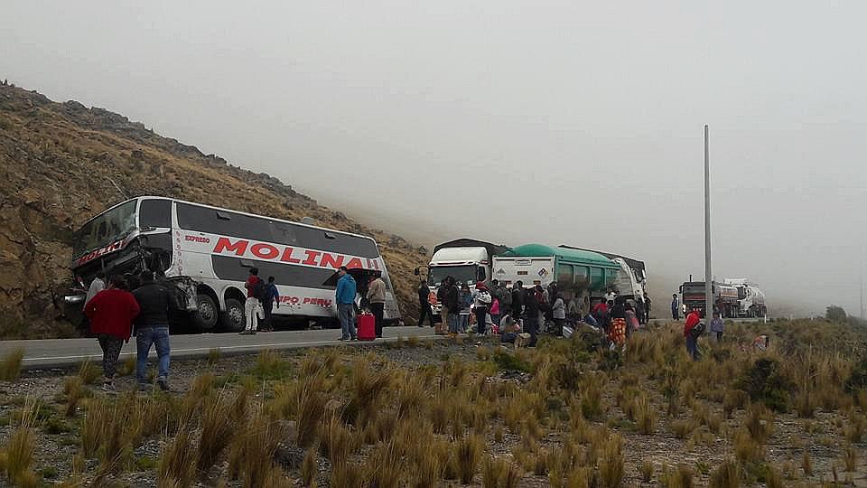 Ayacucho: Bus de la empresa Molina choca con tráiler en la vía Los Libertadores