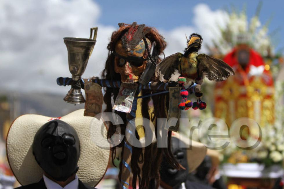 Los Shapis demuestran  devoción por la santísima 'Cruz de Mayo' (FOTOS)