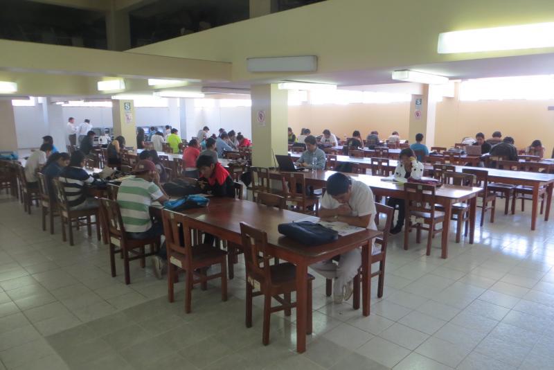 ¿Y el dinero para la biblioteca municipal? 