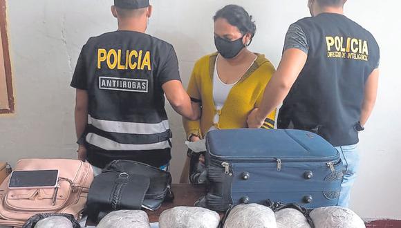 Una mujer identificada como Aida Ramos Espinoza fue detenida por agentes policiales tras encontrarle 10 kilos de pasta básica de cocaína  a la salida de agencia de transporte.