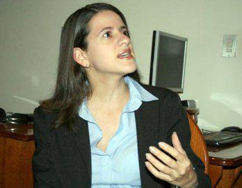 Promocionan facultad de Negocios de la UPC