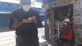Policía quiso cerrar abusivamente un quiosco de venta de periódicos en Puno 