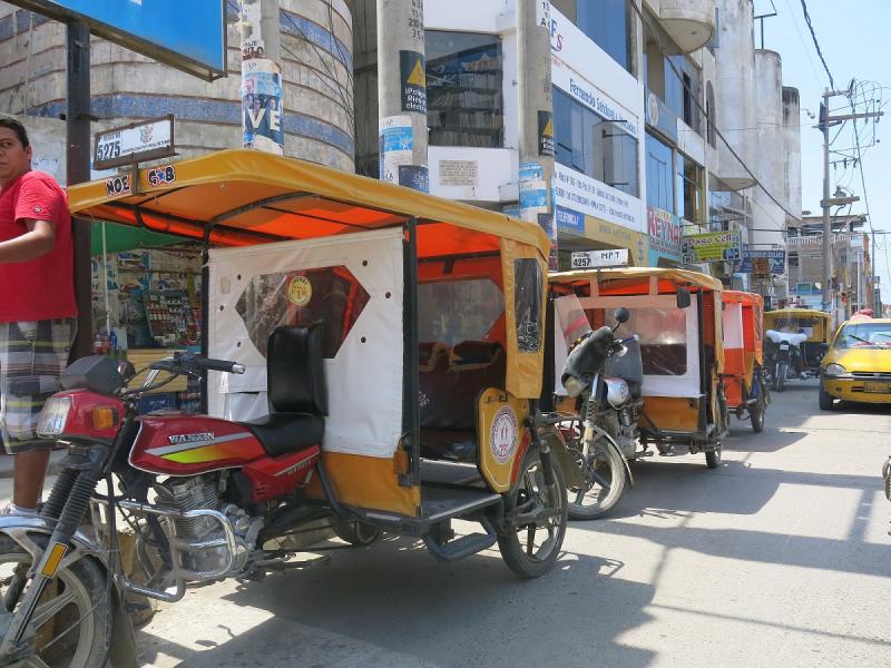 Los mototaxistas se apoderan de la ciudad 