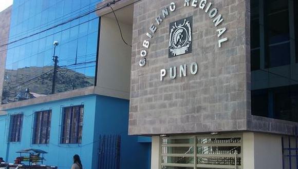 Retienen a cuatro personas en Gobierno Regional de Puno
