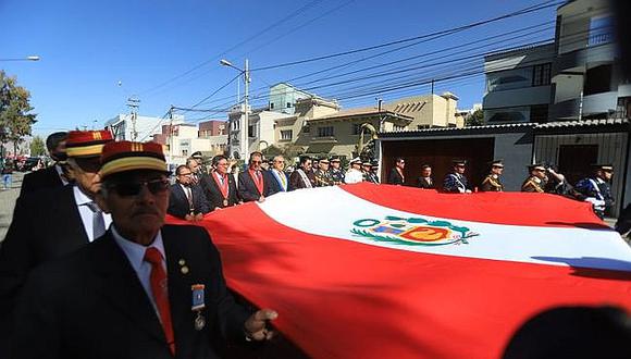 Ceremonia por el Día de la Bandera congregó a principales autoridades en Arequipa