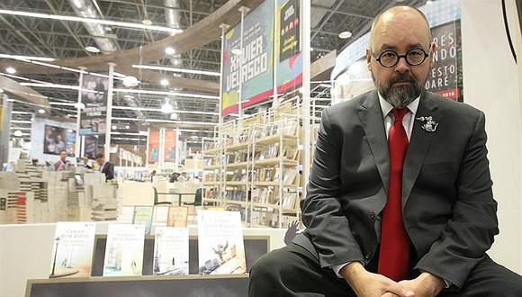 Escritor español afirma que la sociedad olvidó el placer que produce la lectura