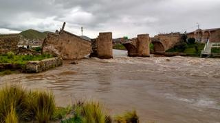 Puno: Puente Colonial se cae a pedazos debido a fuertes lluvias en Lampa