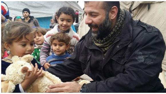YouTube: El contrabandista de juguetes que arriesga todo para llevar alegría a niños de Siria (VIDEO)