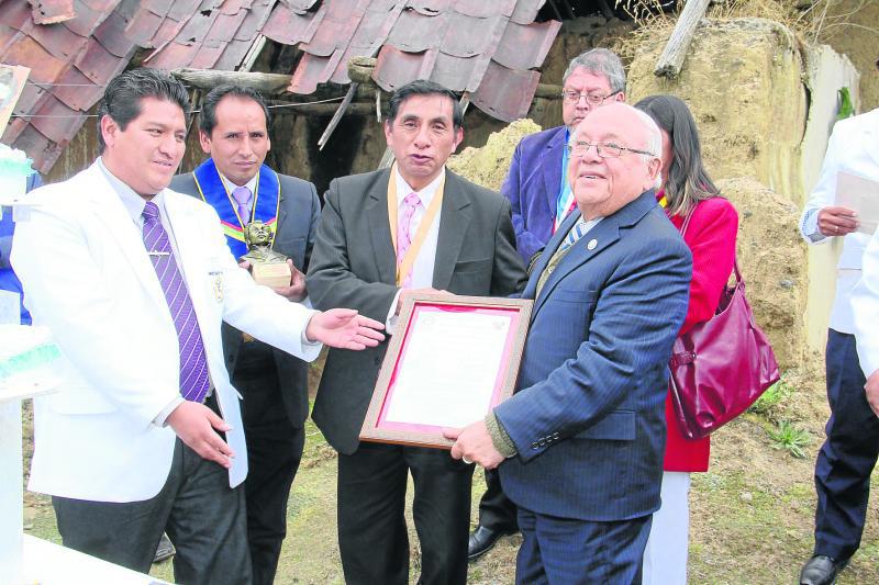 Reconocen a galeno que reivindicó verdadero rostro de Daniel A. Carrión