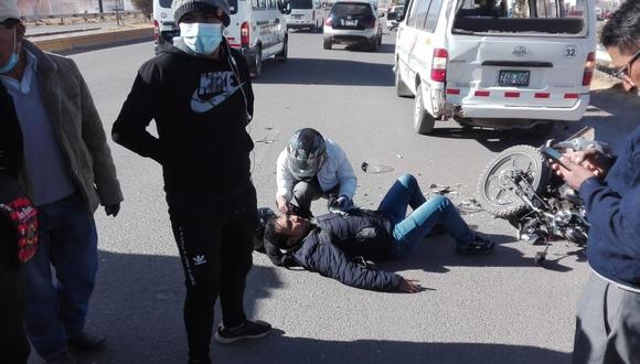 El motociclista fue auxiliado por personal de serenazgo municipal. (Foto: Difusión)