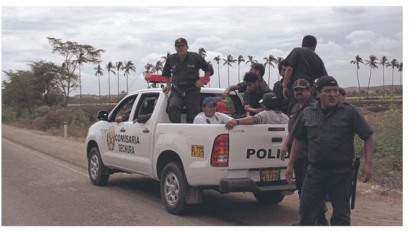 La Policía retira a balazos a vecinos que instalaban tranqueras en La Arena