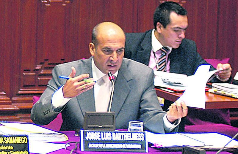 Sentencian a 3 años al alcalde de San Bartolo