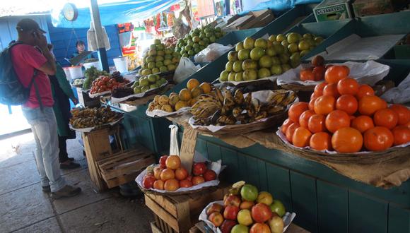 Cusco: invertirá S/. 100 millones para combatir la mosca de la fruta 