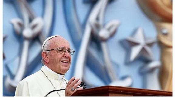 Papa ​Francisco insta a religiosos a evangelizar con humor y no para suplantar o "creerse el Mesías"