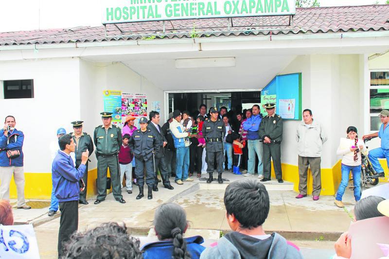 Protestan por cambio en red de salud Oxapampa