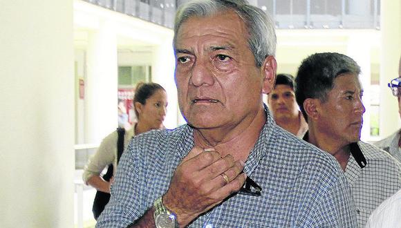 Critican a alcalde Elidio Espinoza por decir que por envidia recibe críticas 